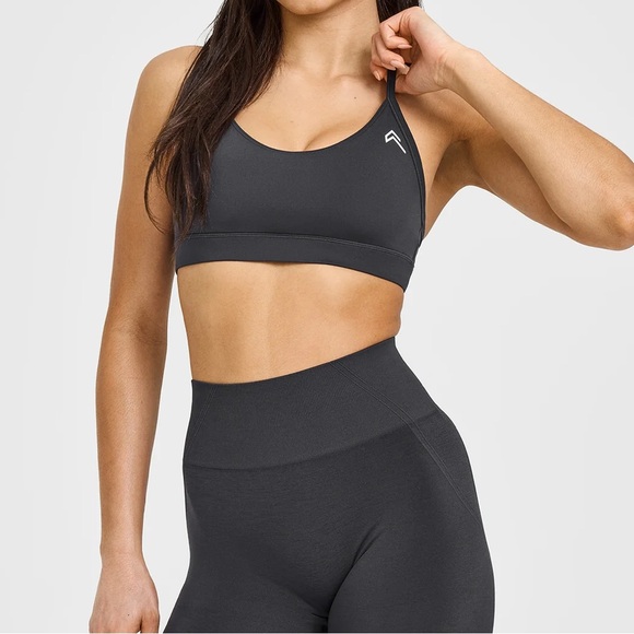Oner Active Sports Bra and Effortless Leggings - Picture 2 of 10